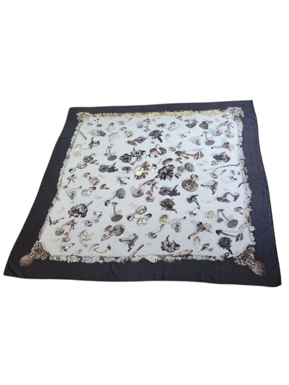 Hermès Paris Champignons Mushroom Cashmere Silk 140 Shawl Scarf Made in France